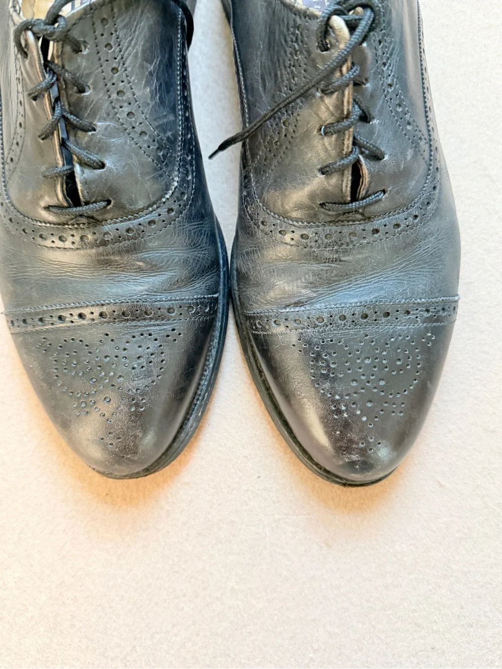 Cole Haan Black Leather Wingtip Oxfords men size 10.5 classic vintage old money